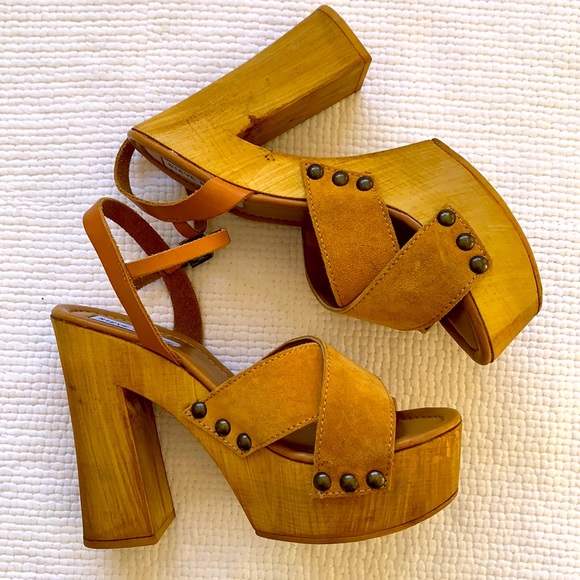 Steve Madden Shoes - Steve Madden Camel Color Leather Platform Sandals Made In Italy
